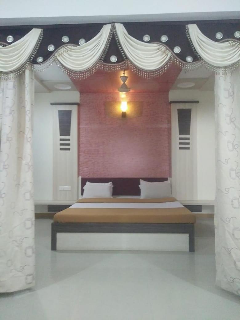 Hotel Kailash Dwārka Extérieur photo