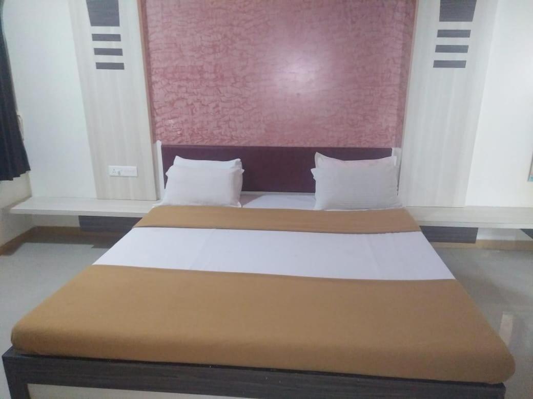 Hotel Kailash Dwārka Extérieur photo