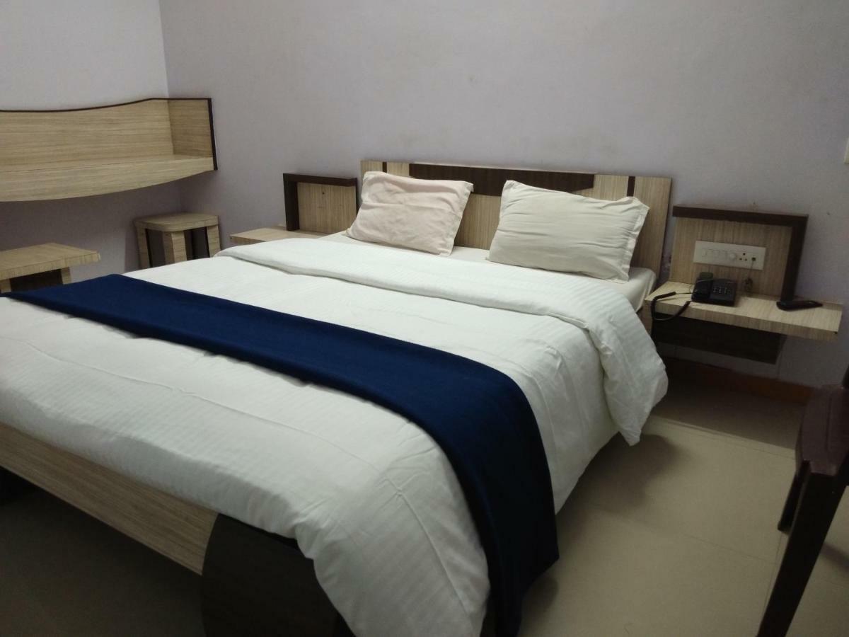 Hotel Kailash Dwārka Extérieur photo
