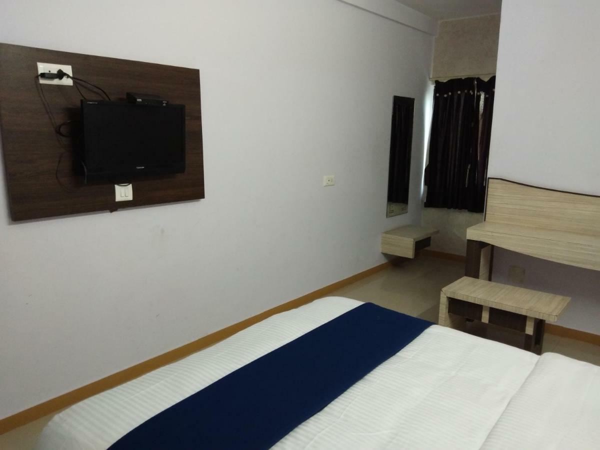 Hotel Kailash Dwārka Extérieur photo